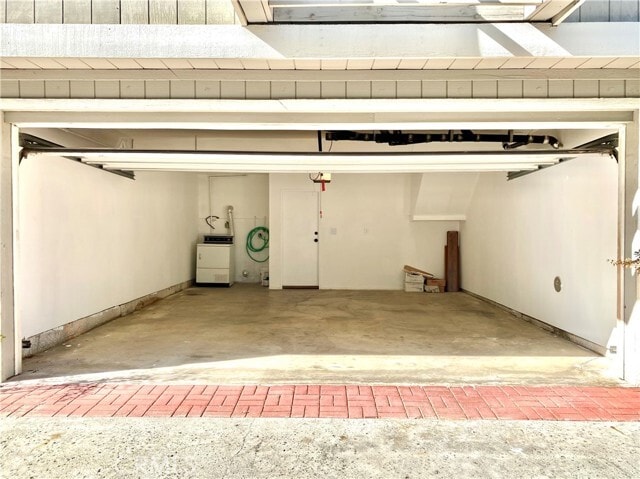Building Photo - 965 E Del Mar Blvd