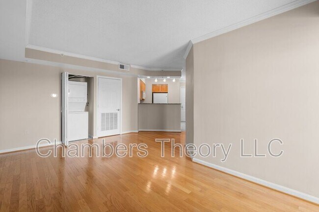 Building Photo - 3101 N Hampton Dr