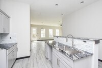 Building Photo - 209 Silverleaf Rd