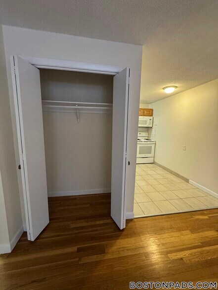 Building Photo - 90 Gardner St