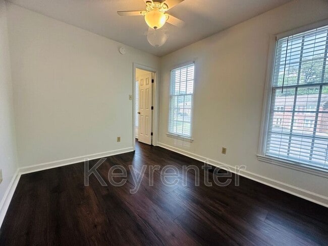 Building Photo - 132 Durwood Rd