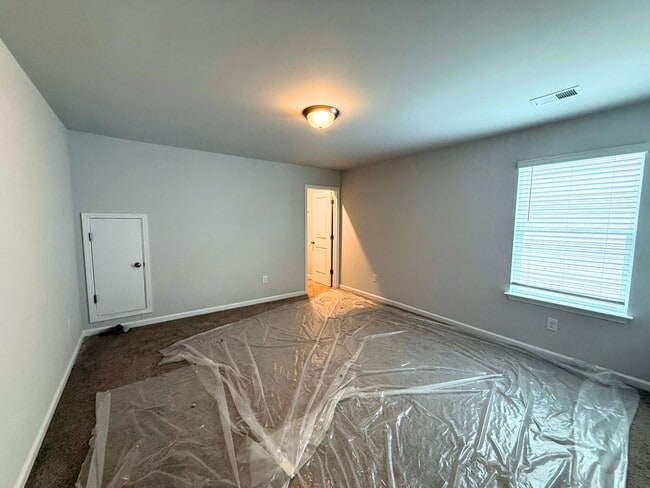Building Photo - 144 Gervais Cir