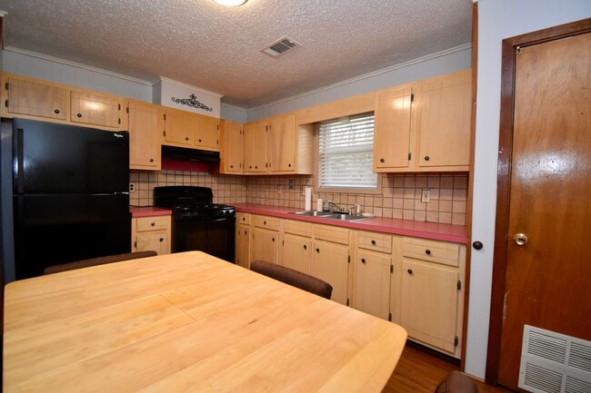 Building Photo - 4 Bedroom, 1.5 Bath Home in Ruston