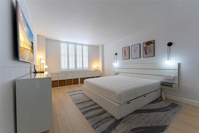 Building Photo - 3725 S Ocean Dr