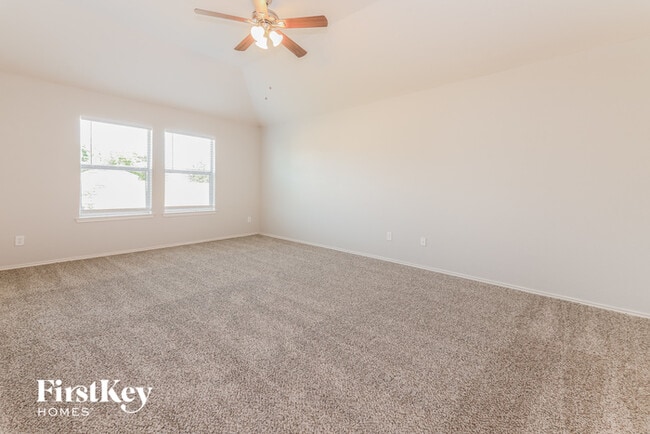 Building Photo - 2064 Fairview Dr