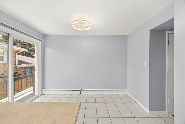 Building Photo - 4601 Vernon Ave