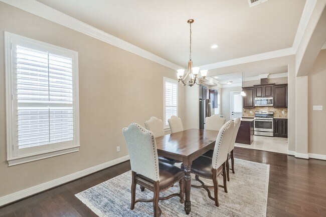 Building Photo - For Lease | 3 Bed, 2 Bath | 2,442 Sq Ft | ...
