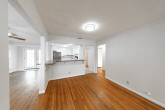 Building Photo - 4710 Glenmont St