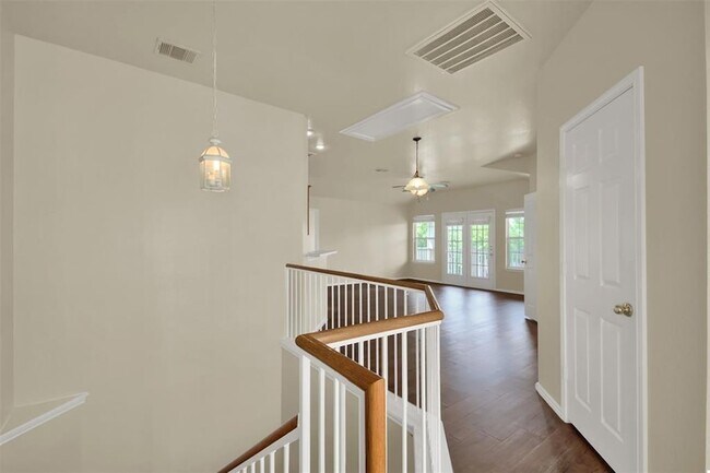 Building Photo - 1900 Scofield Ridge Pkwy