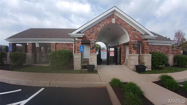 Building Photo - 643 Country Heights Dr