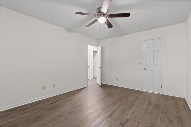 Building Photo - 3600 Gleason Dr
