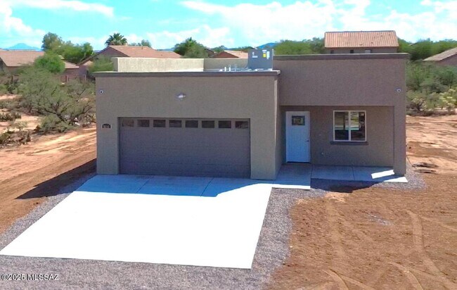 Building Photo - 7095 W Los Reales Rd
