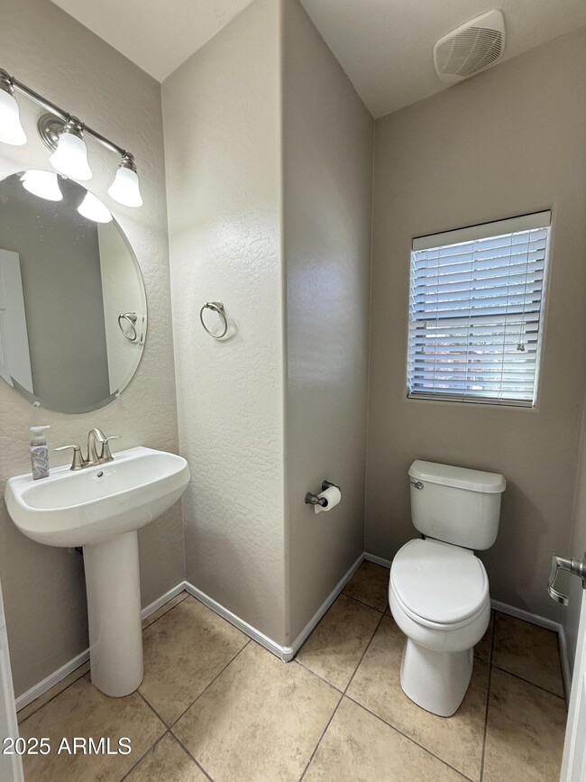 Building Photo - 5355 W Chisum Trail