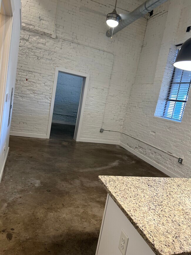 Building Photo - 408 Wellons St