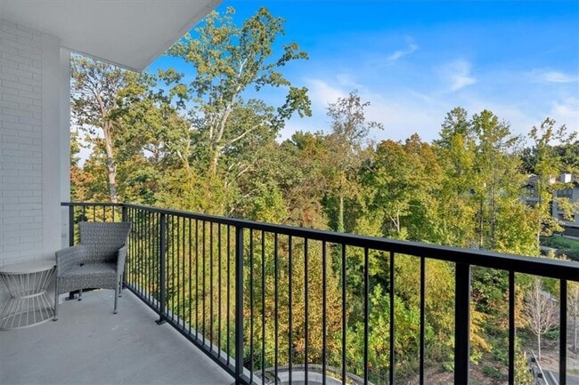Building Photo - 6890 Peachtree Dunwoody Rd NE