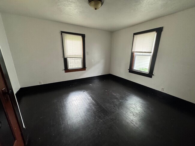 Building Photo - 1765 N Monroe St