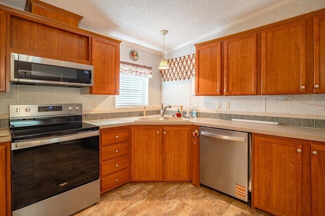 Building Photo - 2671 Oscar Harvey Rd