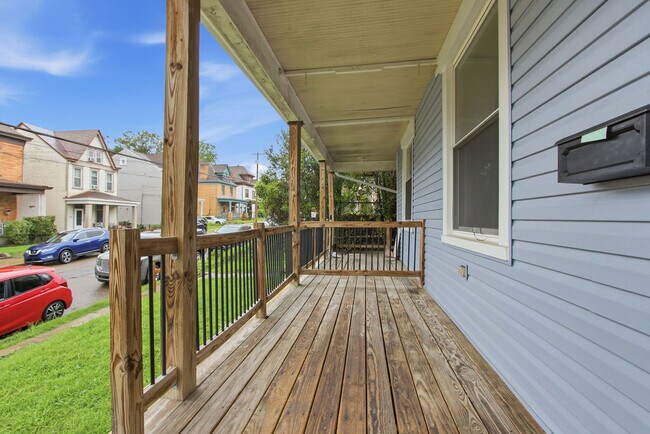 Building Photo - 29 E Orchard Ave