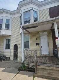 Building Photo - 826 Wallace St