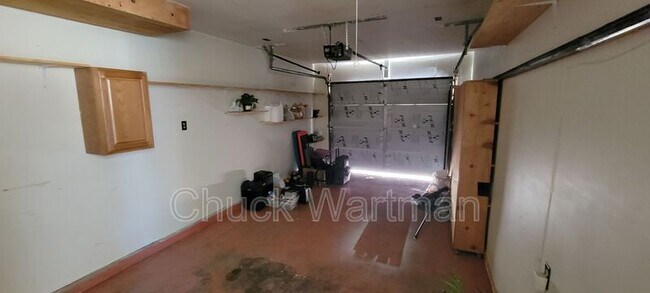 Building Photo - 495 Calle Entrada