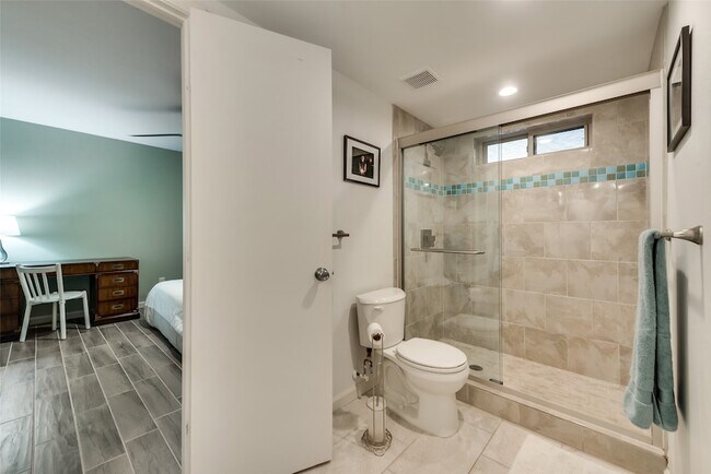 Building Photo - 6931 Echo Bluff Dr