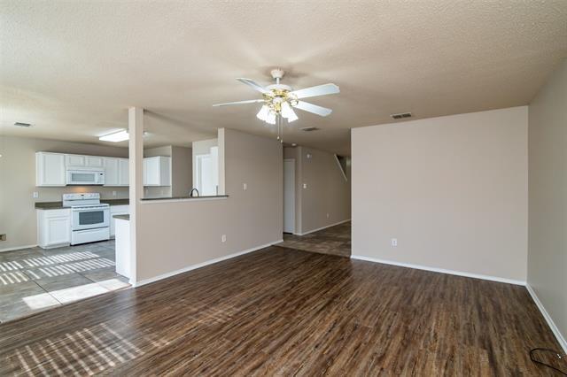 Building Photo - 2517 Ash Dr