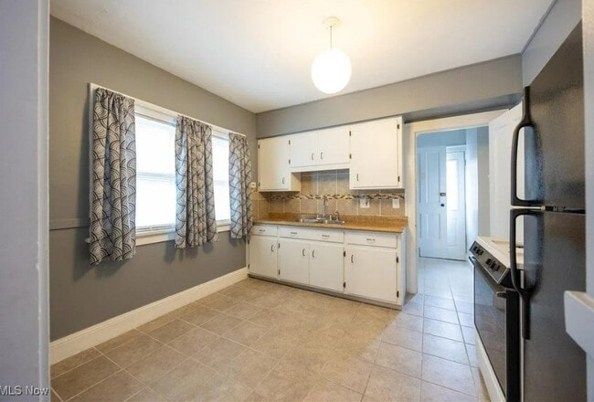 Building Photo - 2100 Wascana Ave