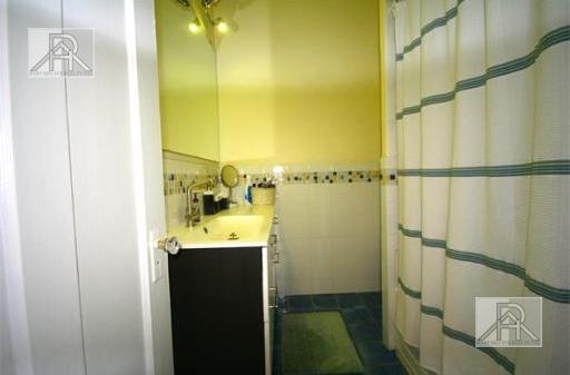 Building Photo - 330 St Paul St