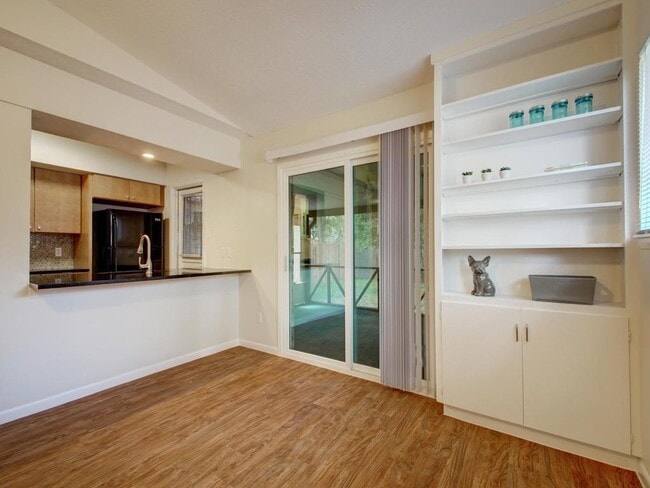 Building Photo - 8516 Hathaway Dr