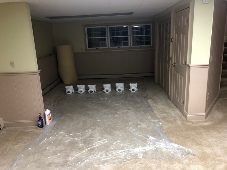 Building Photo - 663 Essex St