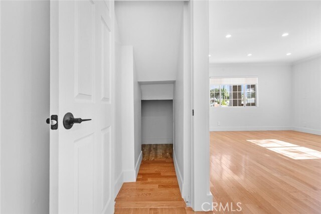 Building Photo - 11001 Collett Ave