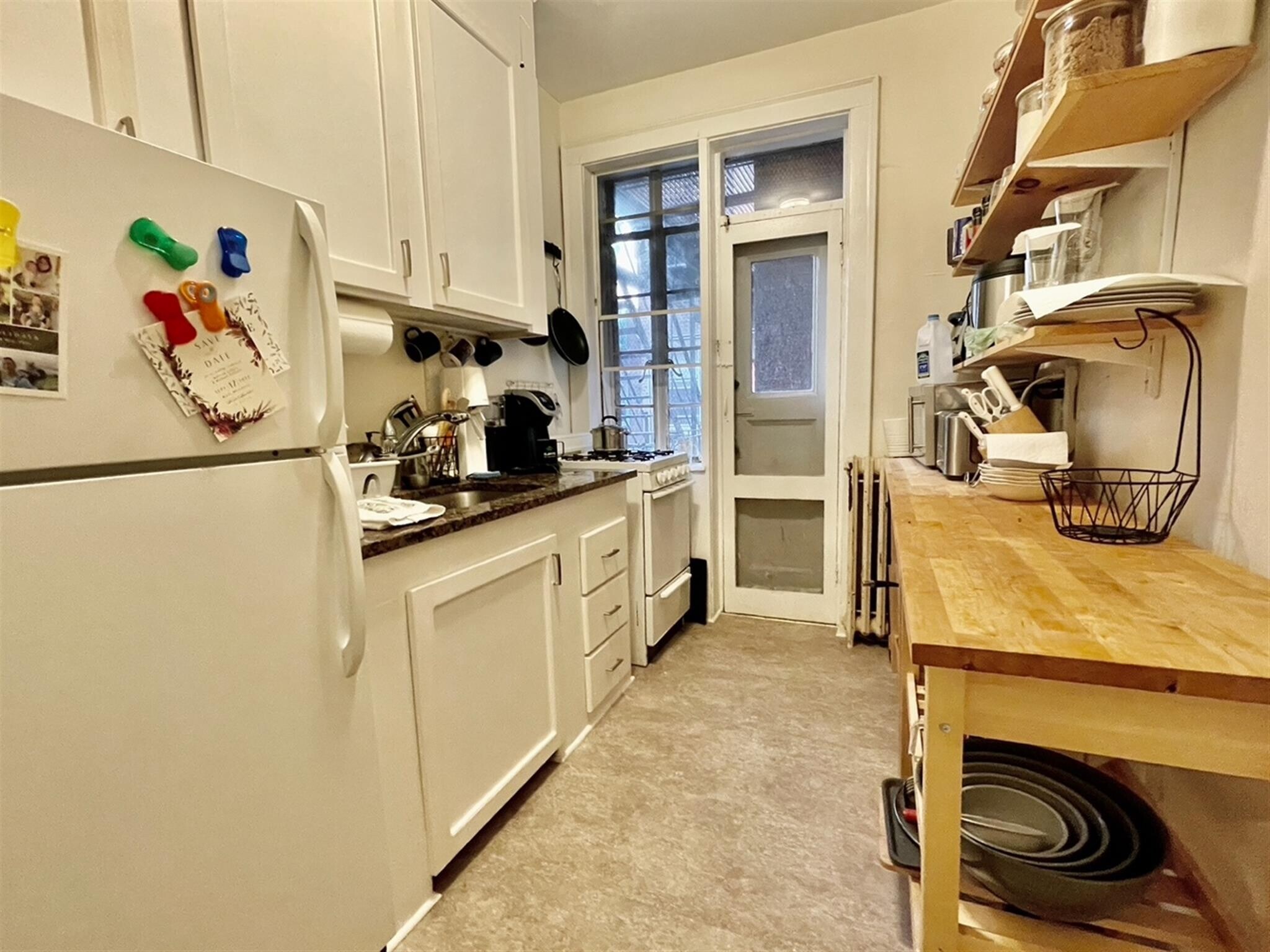 Building Photo - 71 Martin St