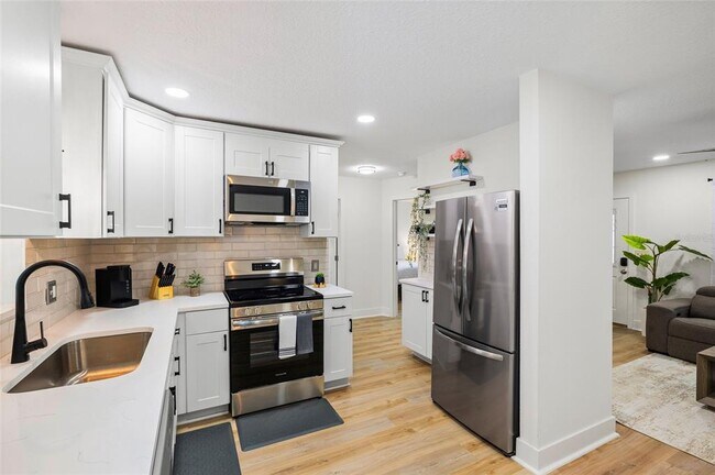 Building Photo - 34807 Evergreen Way