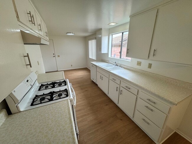 Building Photo - East Ventura Home- Spacious Backyard!