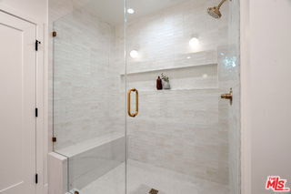 Building Photo - 2565 Veteran Ave