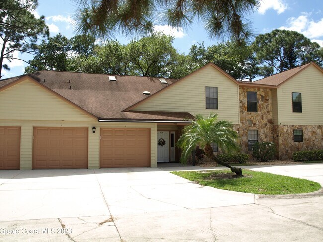 Building Photo - 9012 York Ln