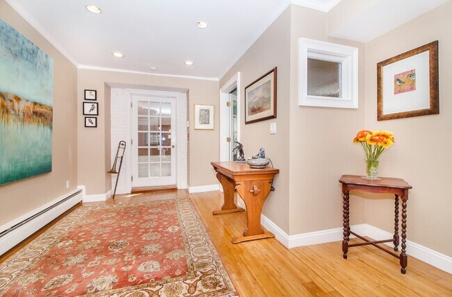 Building Photo - 15 Worcester Sq