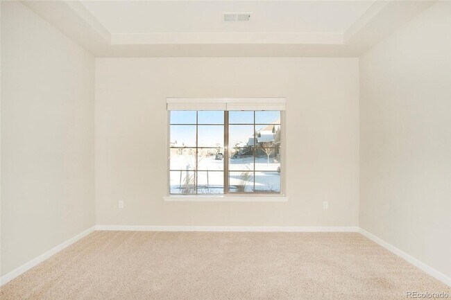 Building Photo - Spacious 4 Bedroom House in Green Valley R...