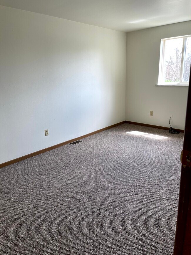 Building Photo - 6 Florentine Ct