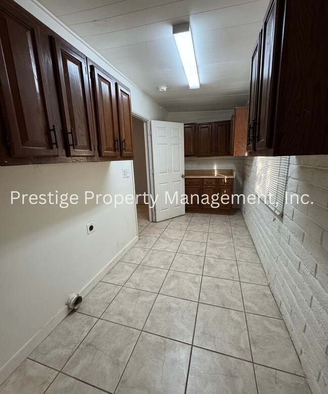 Building Photo - 3bd/2ba home tucked away in Northwest Tucson!!