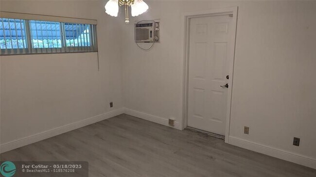 Building Photo - 2080 SW 38th Ave