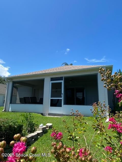 Building Photo - 3865 La Flor Dr