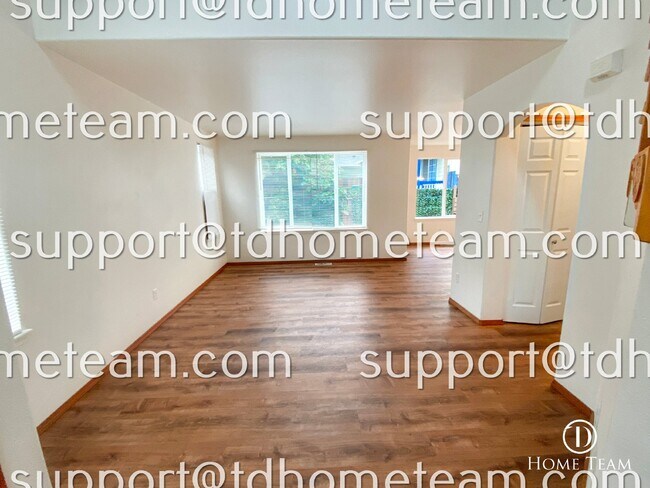 Building Photo - "Charming Bothell Retreat: 4-Bedroom Home ...