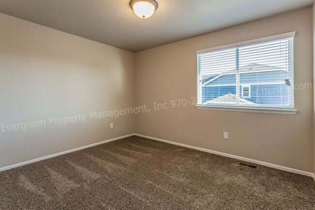 Building Photo - 570 Lapis Pl