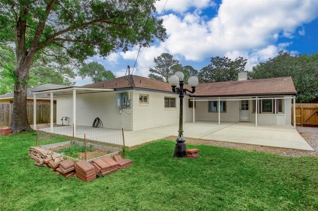 Building Photo - 6310 Autumn Arbor Dr