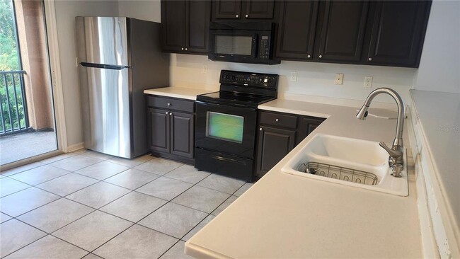 Building Photo - 543 Vincinda Crest Way