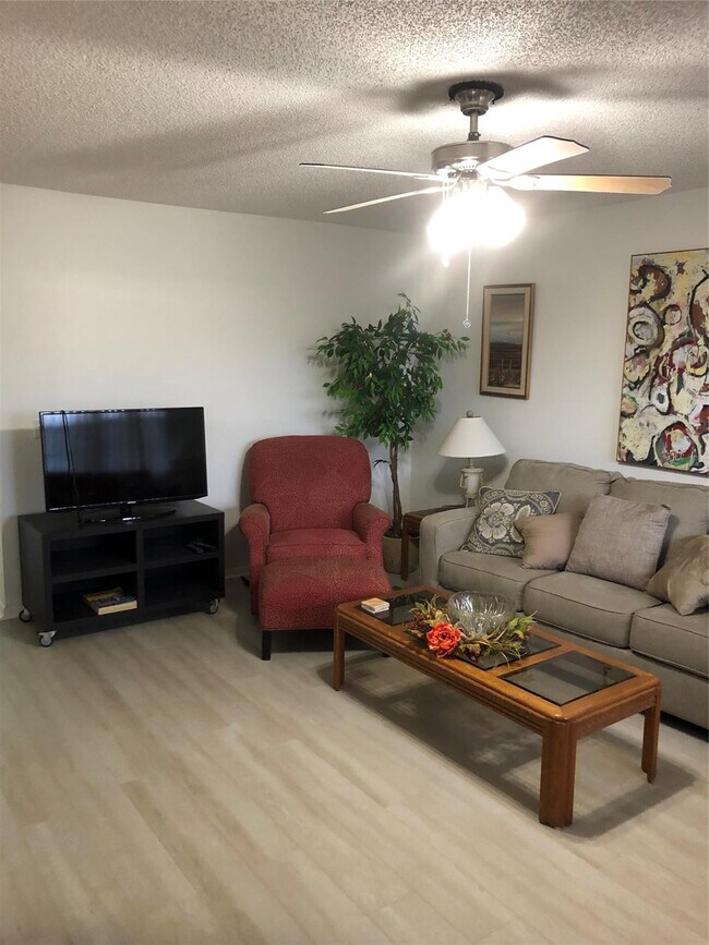 Building Photo - 850 SW 133rd Terrace