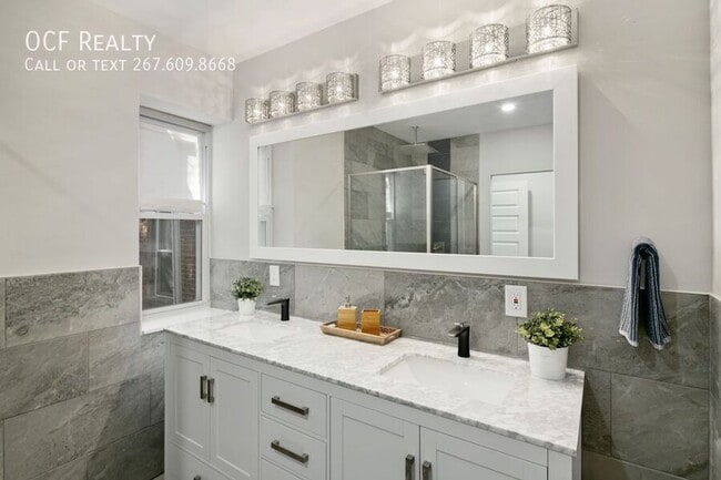 Building Photo - 2522 Nicholas St