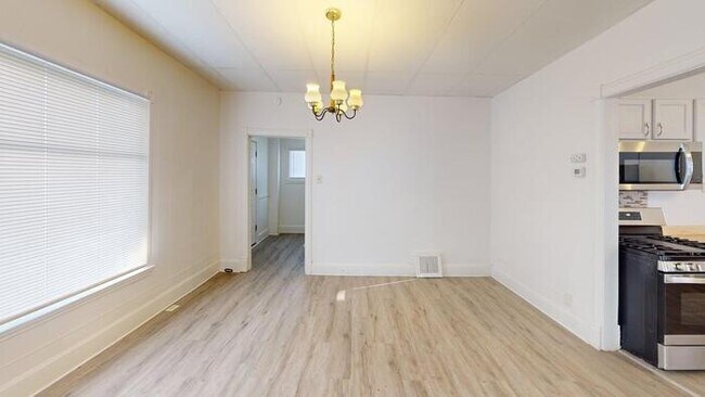 Building Photo - 1204 2nd St NW