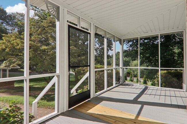 Building Photo - 5 Timothy Ln